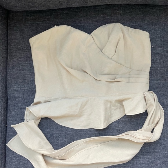 DO + BE Strapless Beige Shorts Set - Picture 4 of 5
